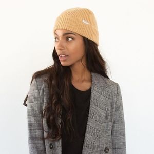 NWT GIGI PIP Ash Fisherman Beanie-Camel